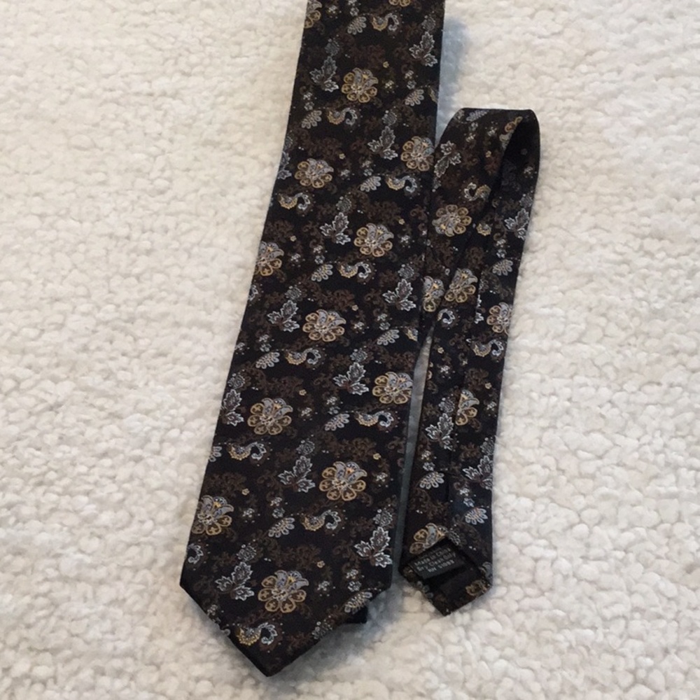 🛍 Steve Harvey Celebrity Edition Silk Tie.